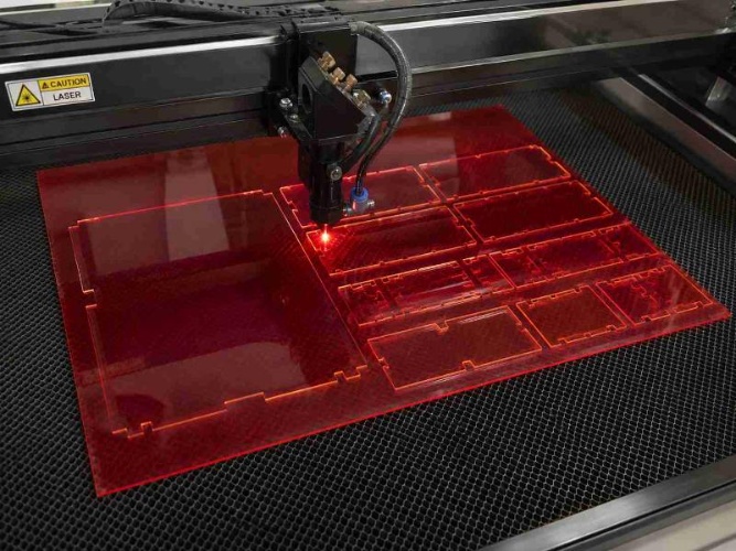 Co2 Laser Cutter Machine Cutting Red Acrylic Sheet