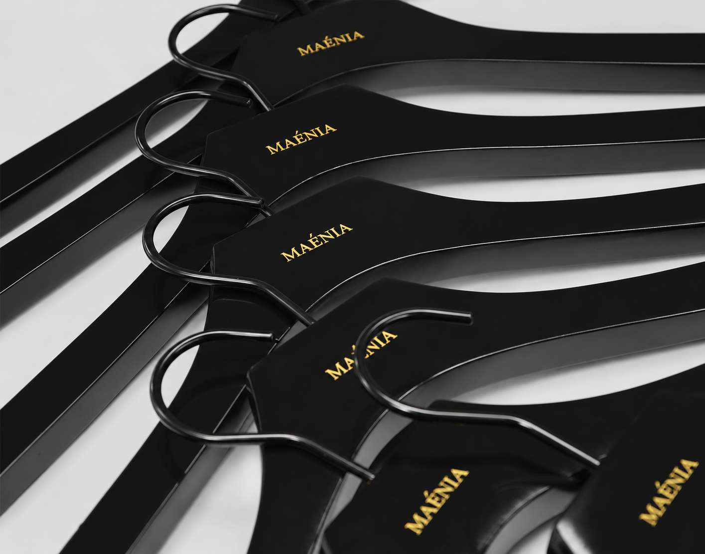 Maenia Laser Engraved Gold Filled Luxury Black Wooden Clothes Hangers